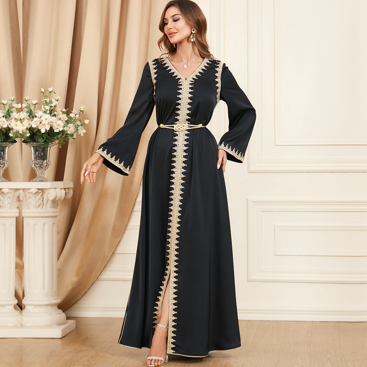 Damen Langes Maxikleid mit kunstvoller Goldborte Sovae