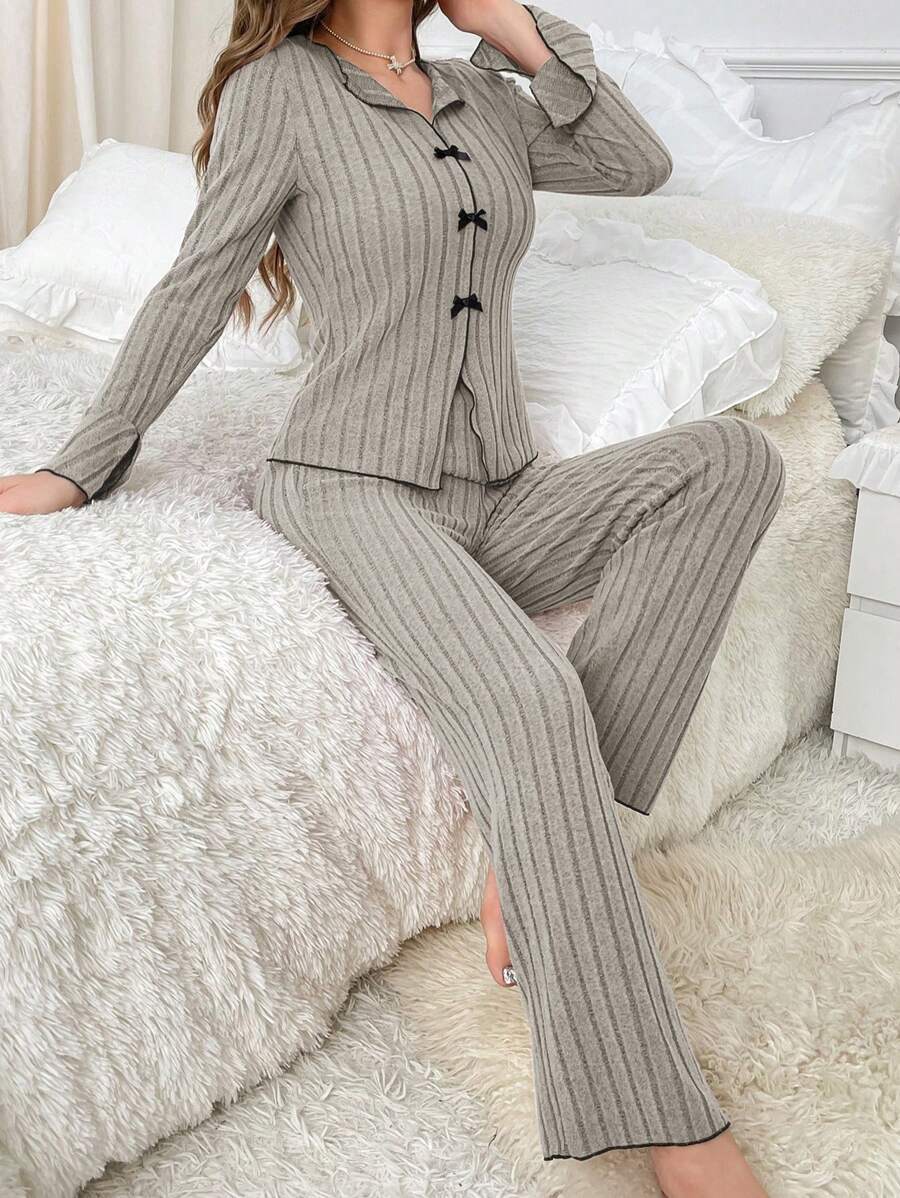 Damen Schlafanzug mit feinem Rippdesign und eleganten Akzenten Sovae