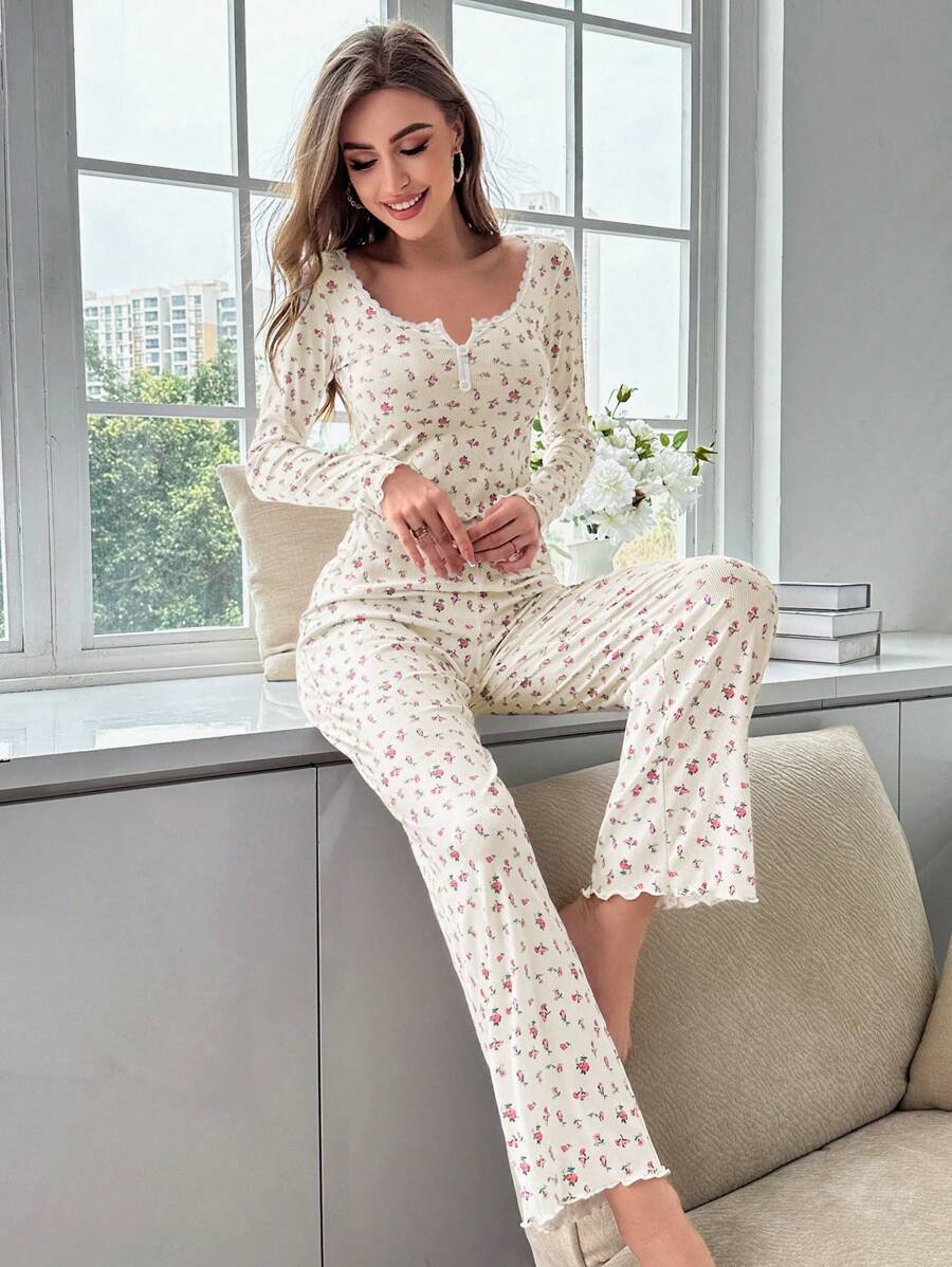Damen Schlafanzug mit floralem Muster und feinen Rippdetails Sovae