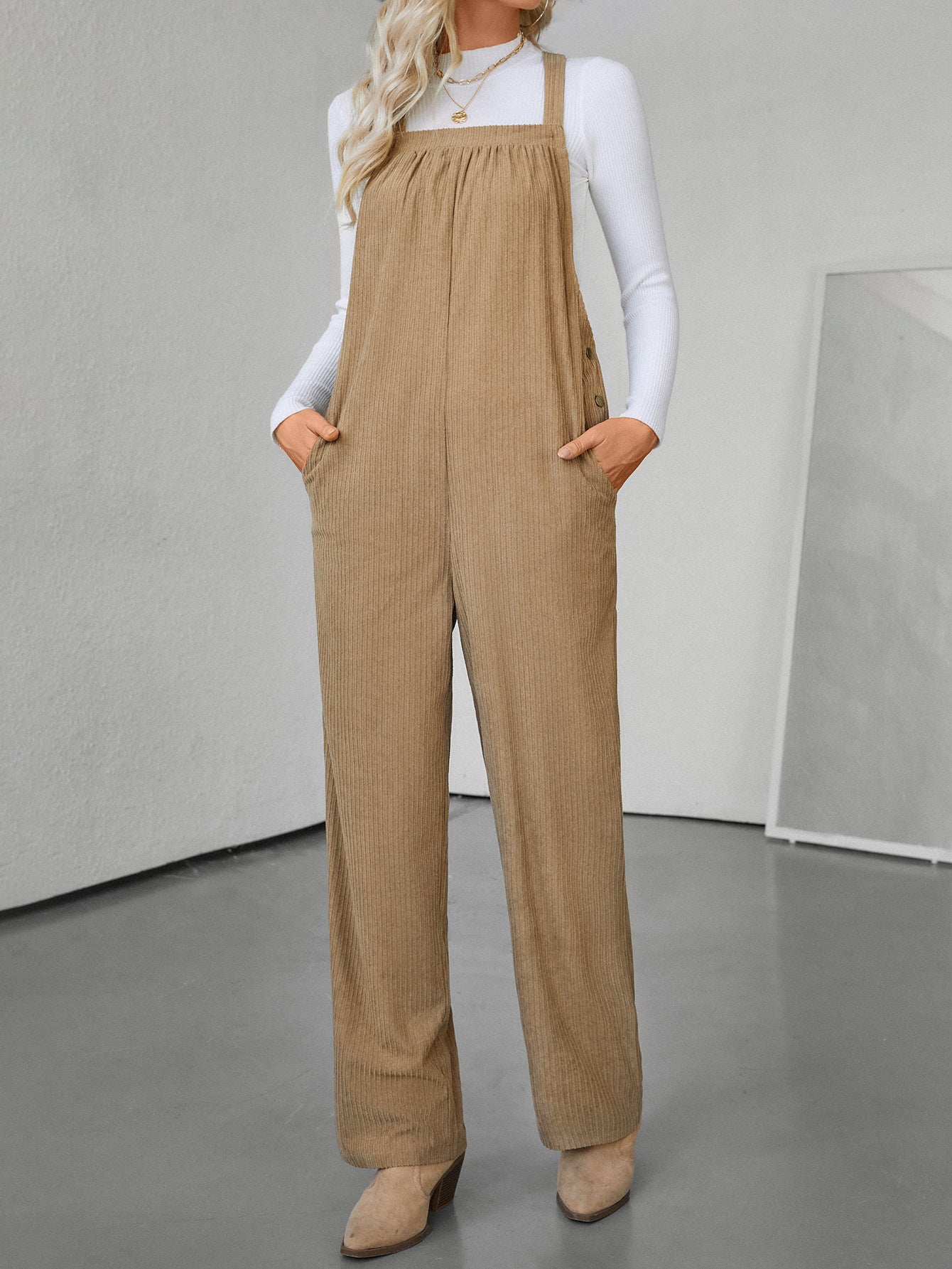 Damen Latzhose aus weichem Rippenstoff mit praktischen Taschen Sovae