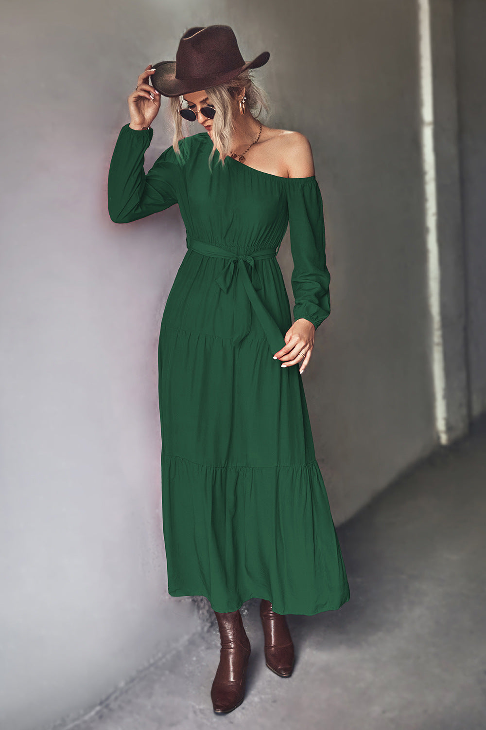 Damen Langarm Maxikleid mit asymmetrischem Schnitt und tailliertem Gürtel Sovae