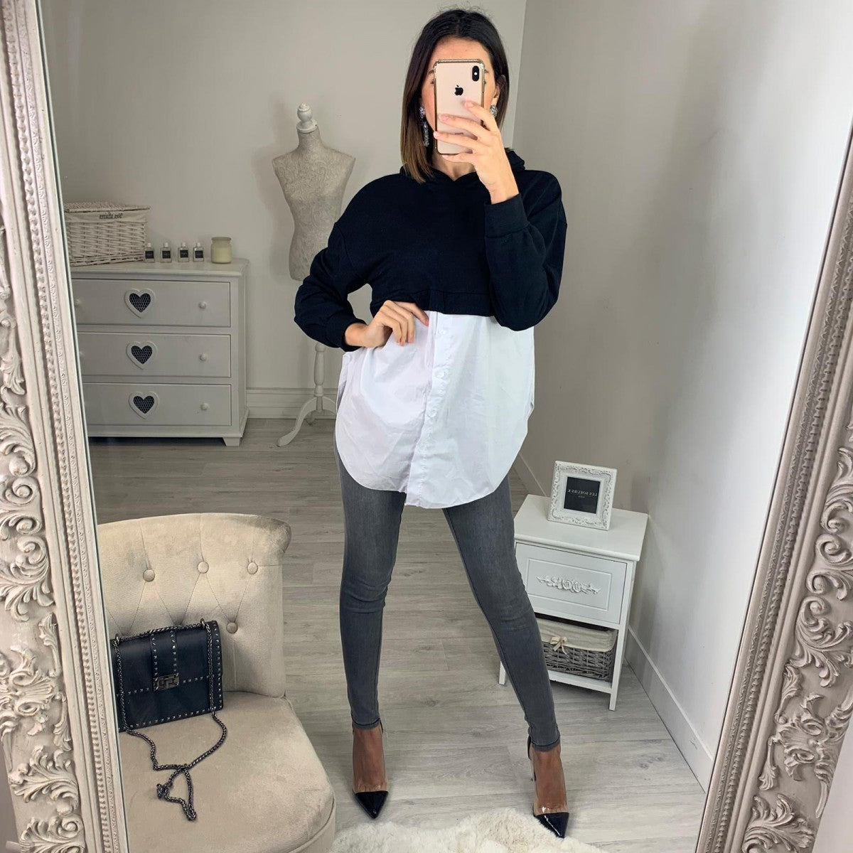 Damen Cropped Hoodie mit modischer Hemdbluse kombiniert Sovae