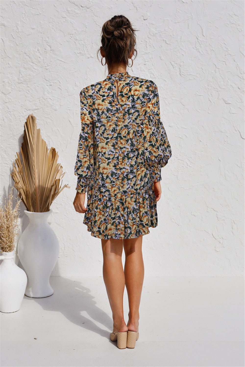 Damen Blümchen Minikleid mit voluminösen Ärmeln und dekorativem Stehkragen Sovae