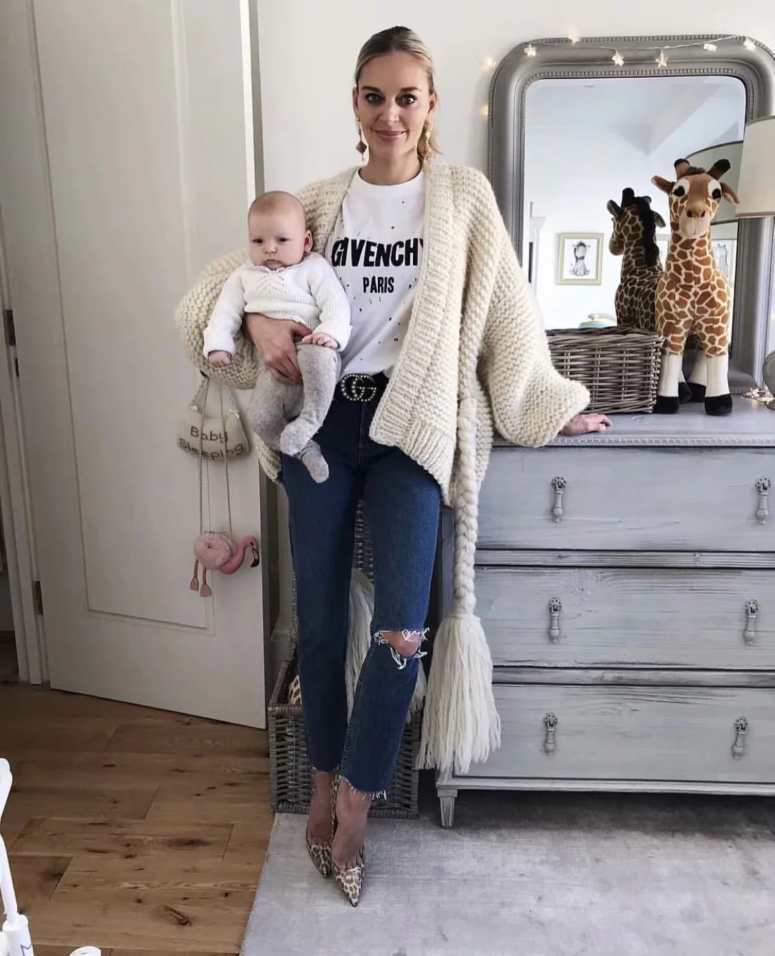 Damen Grobstrickjacke mit geflochtenem Gürtel und voluminösen Ärmeln Sovae