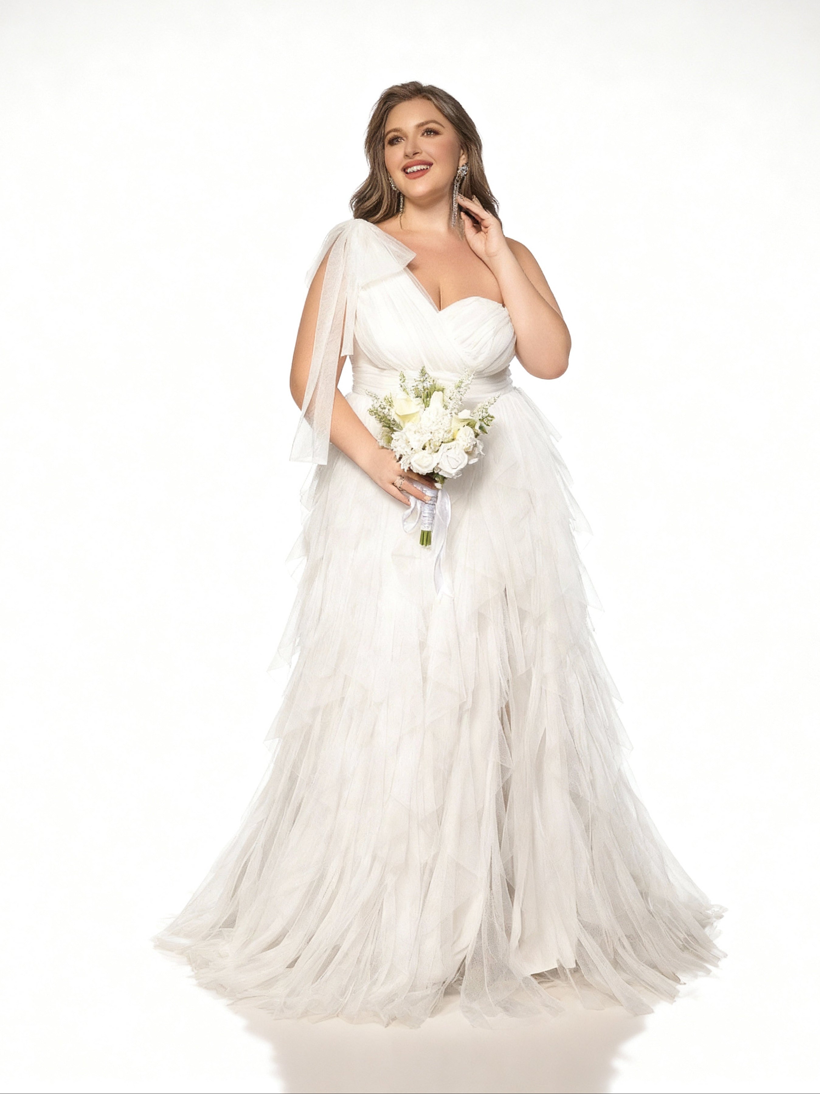 Sovae | Elegantes Abendkleid in Übergröße mit asymmetrischem Ausschnitt und Schlitz