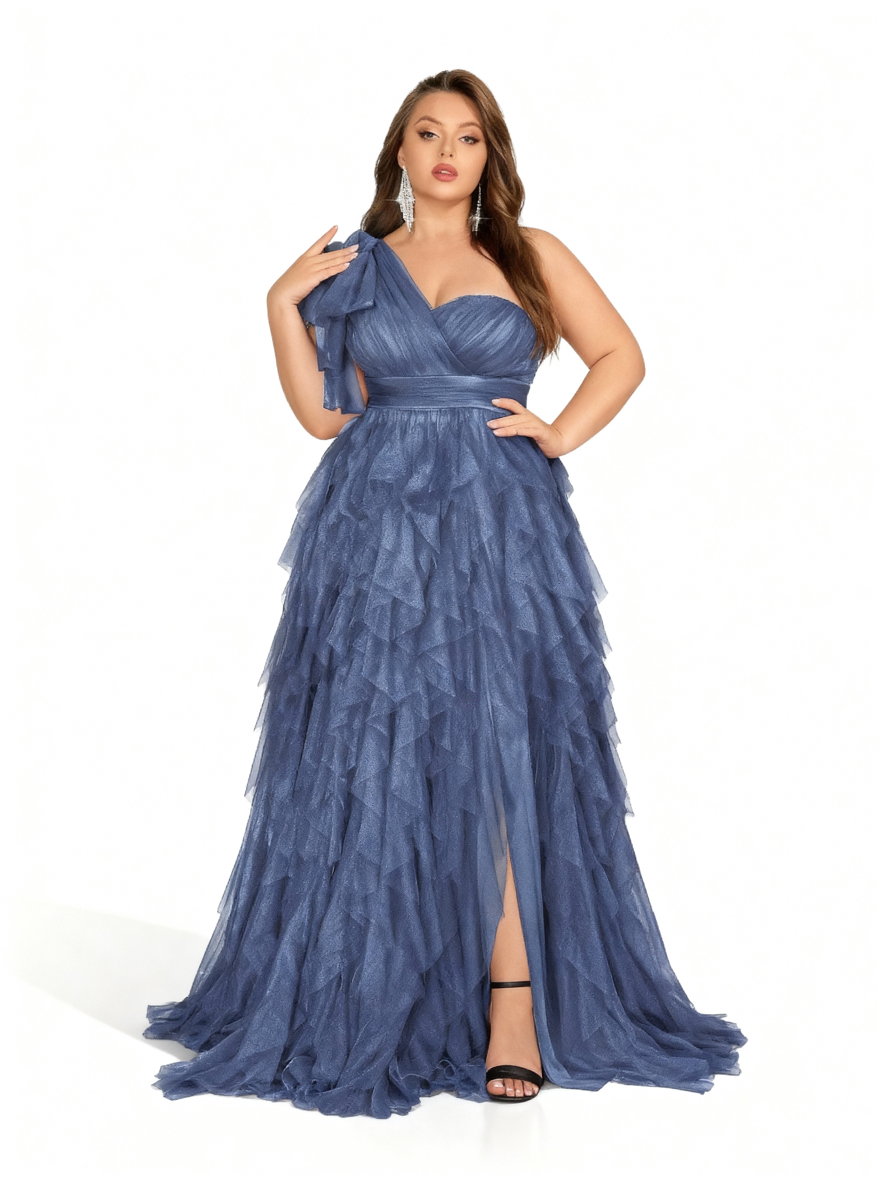 Sovae | Elegantes Abendkleid in Übergröße mit asymmetrischem Ausschnitt und Schlitz