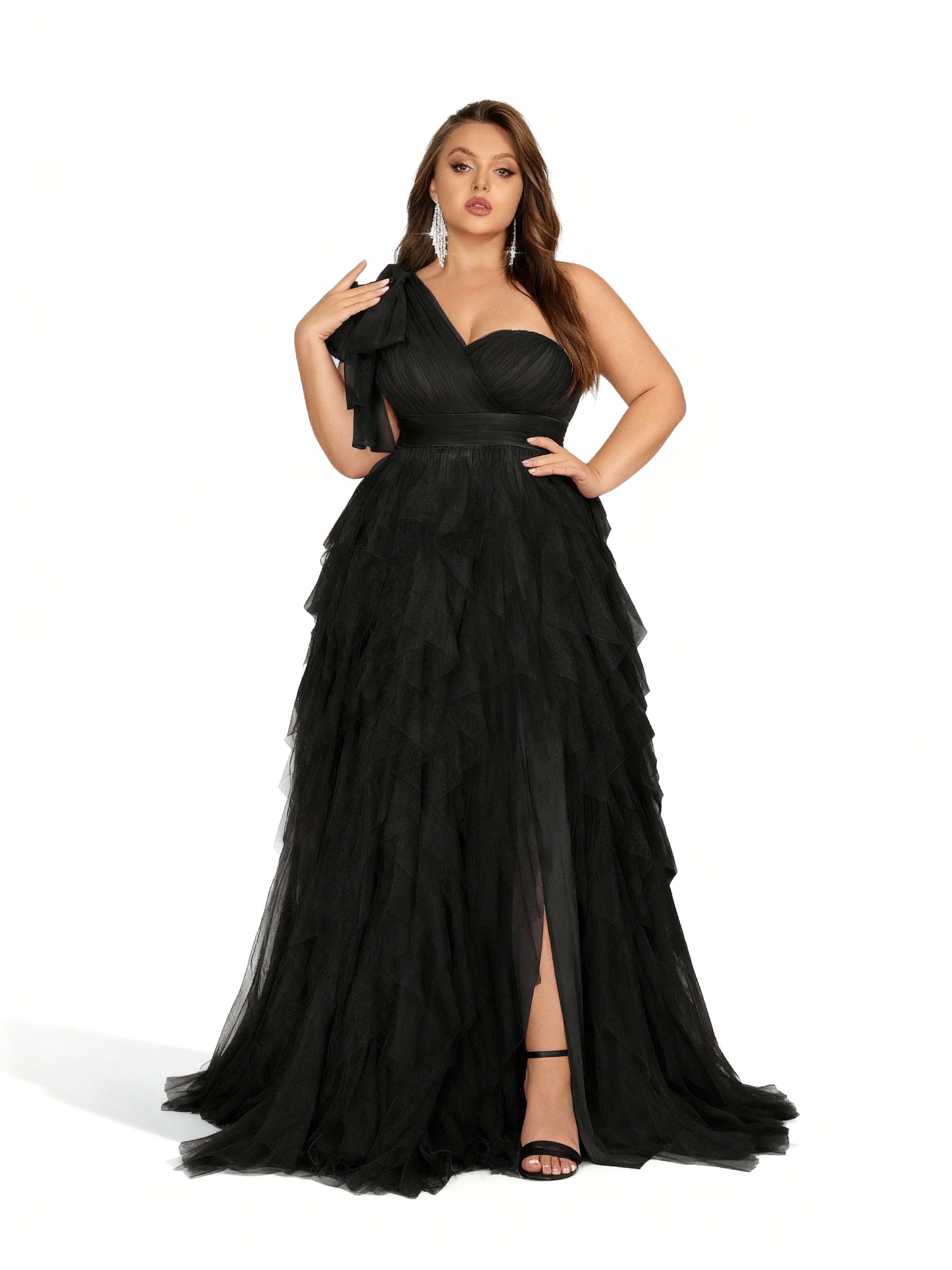 Sovae | Elegantes Abendkleid in Übergröße mit asymmetrischem Ausschnitt und Schlitz