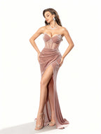 Sovae | Süßes Abendkleid in Rosa mit Spitze, Samt und hohem Beinschlitz