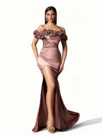 Sovae | Edles Abendkleid mit Falten und Blumenverzierung in elegantem Stil