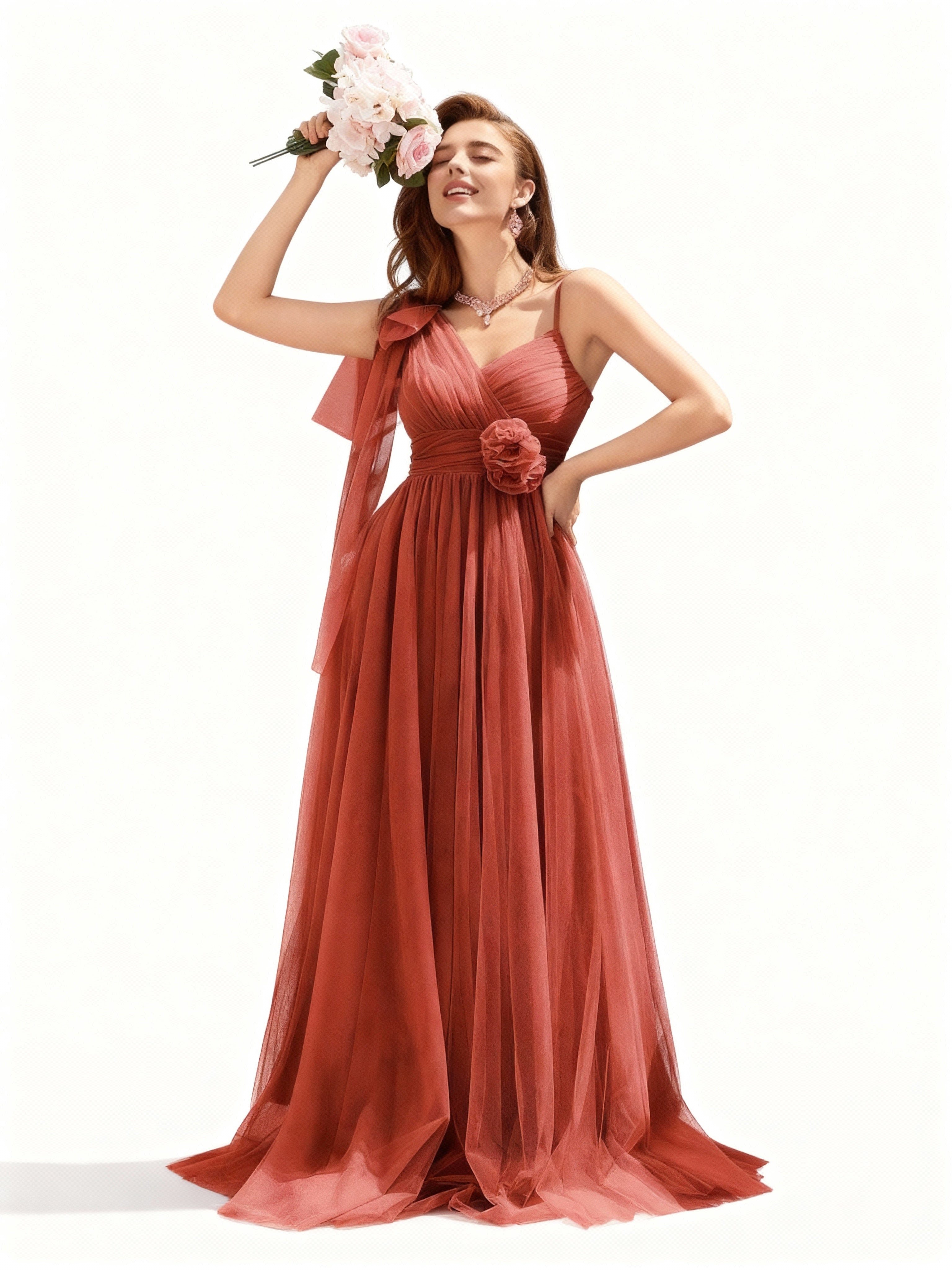 Sovae | Asymmetrisches Netzkleid mit Blumenverzierung