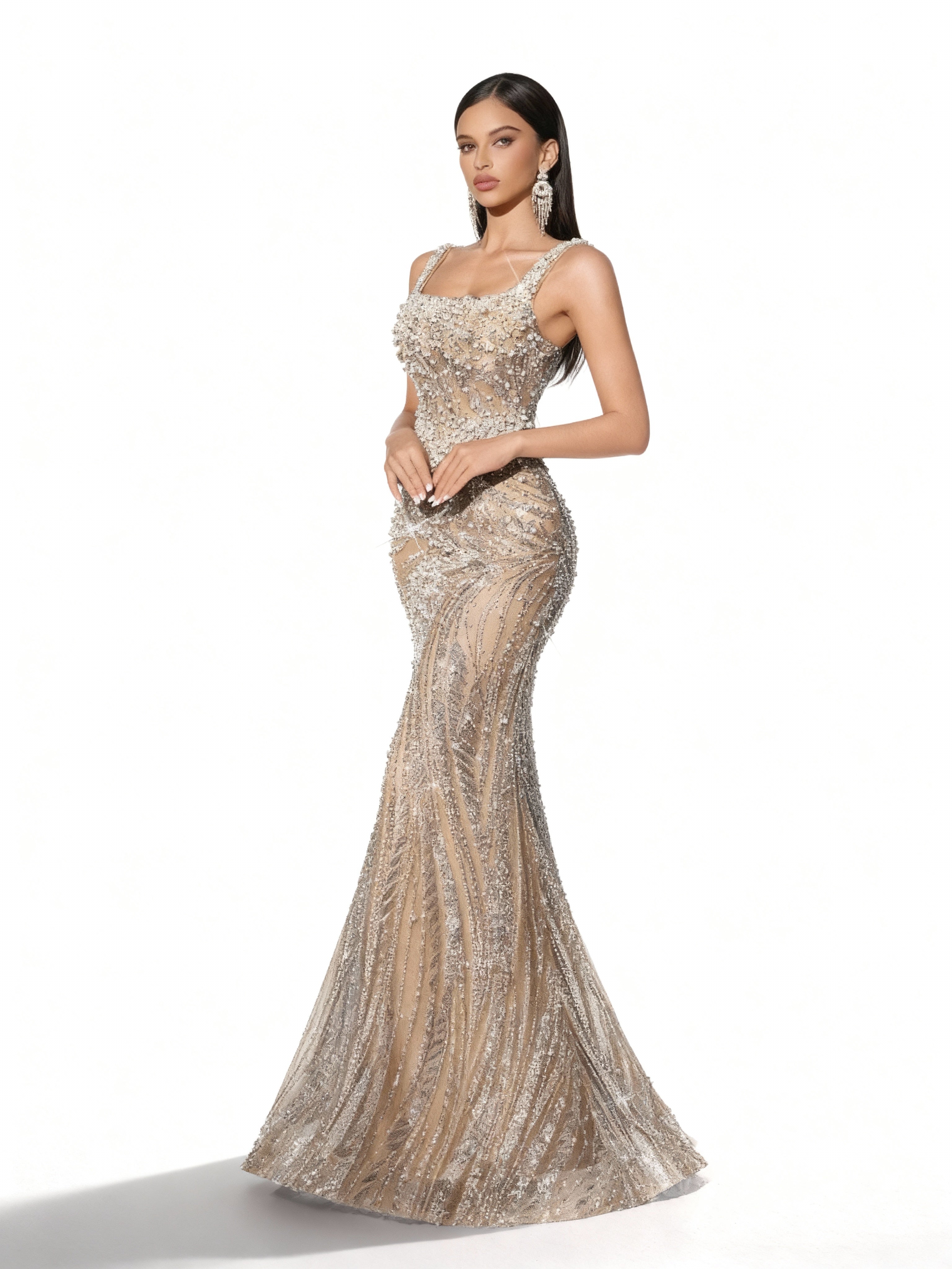 Sovae | Glänzendes Abendkleid mit Pailletten und Perlen, rückenfrei und ärmellos im Meerjungfrauenschnitt
