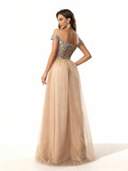 Sovae | Elegantes Abendkleid mit Pailletten, Netzstoff und seitlichem Schlitz