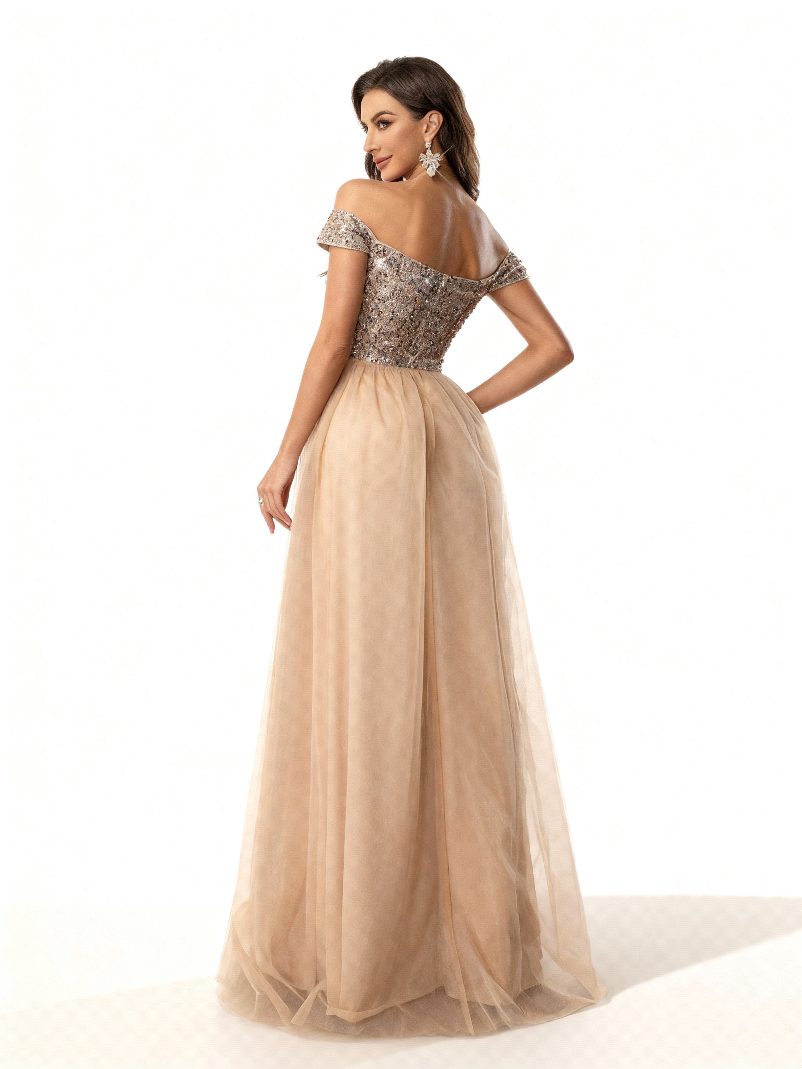 Sovae | Elegantes Abendkleid mit Pailletten, Netzstoff und seitlichem Schlitz