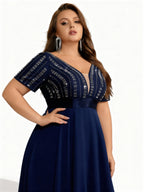 Sovae | Langkleid in Großen Größen mit Strass und Perlen