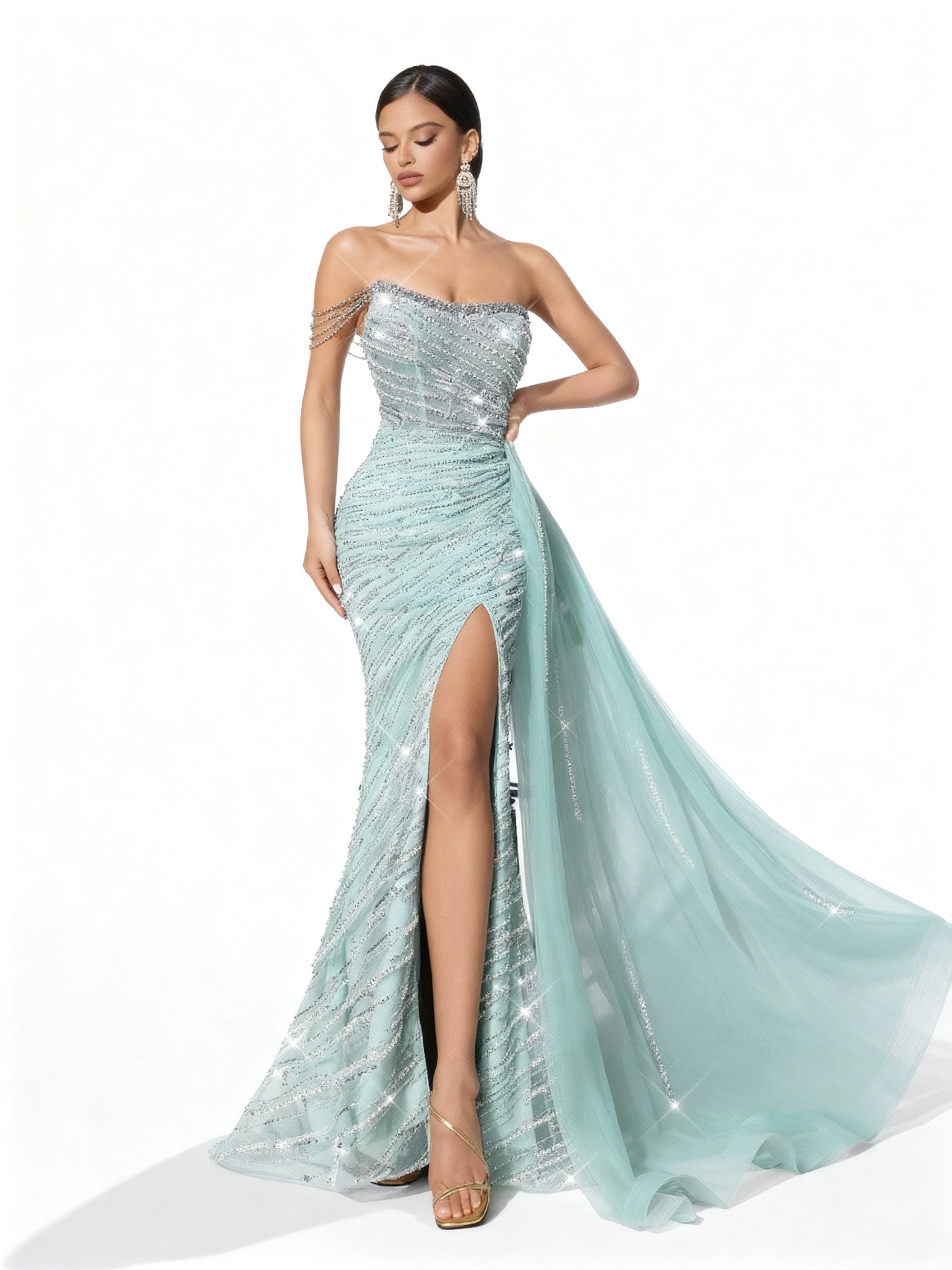 Sovae | Atemberaubendes trägerloses Abendkleid mit Streifen-Pailletten und hohem Beinschlitz