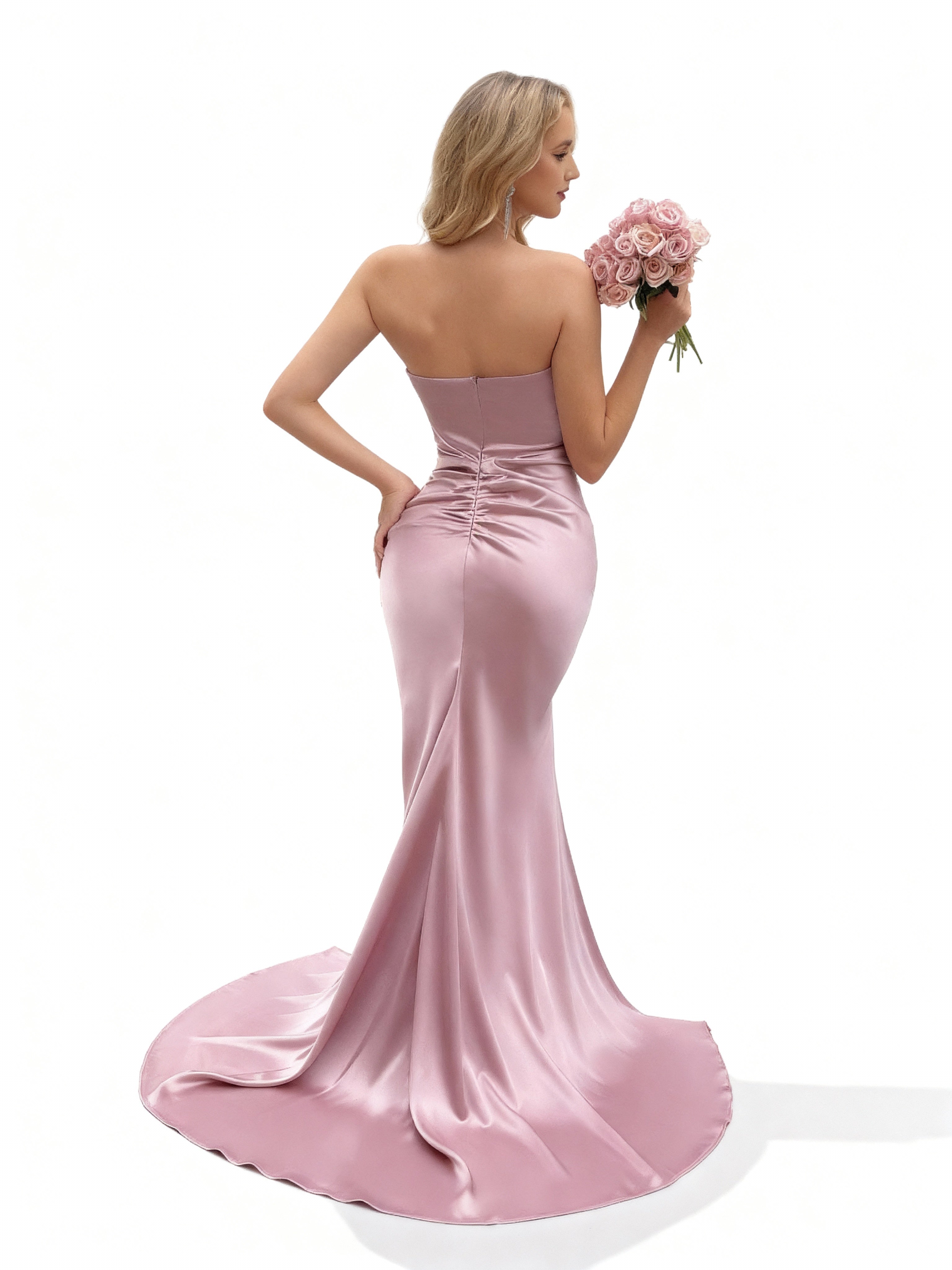 Sovae | Romantisches rosa Abendkleid mit Falten, trägerlosem Design und Schlitz