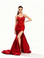 Sovae | Glamouröses Strasskleid mit Spaghettiträgern und Schlitz