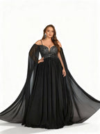 Sovae | Göttliches Schwarzes Kleid in Übergröße mit Pailletten und Cape-Ärmeln