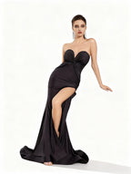 Sovae | Glamouröses Schulterfreies Kleid mit Gedrehtem Design und Beinschlitz