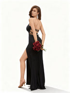 Sovae | Glamouröses Schwarzes Kleid mit Trägerdesign und Hohem Beinschlitz