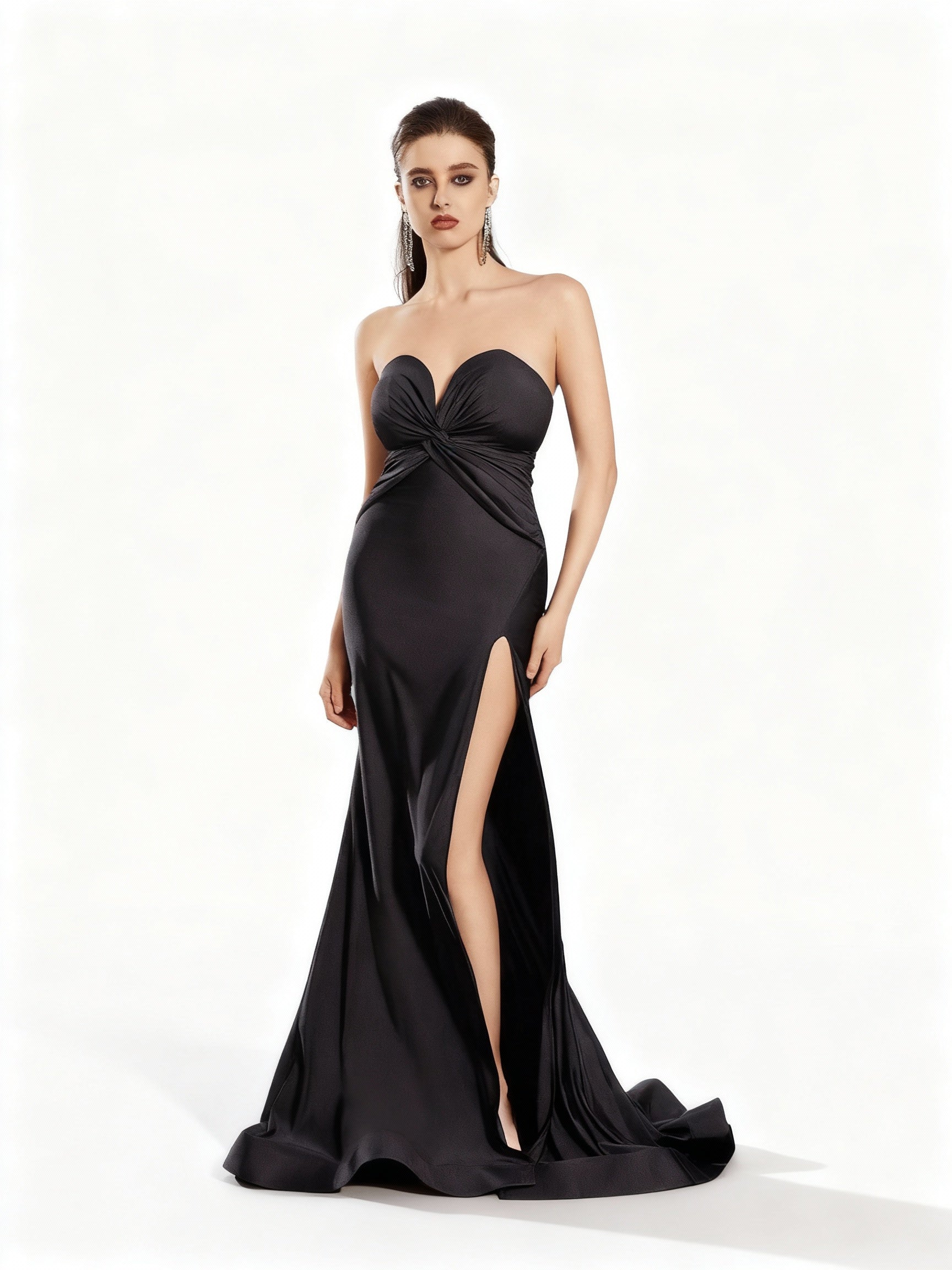 Sovae | Glamouröses Schulterfreies Kleid mit Gedrehtem Design und Beinschlitz