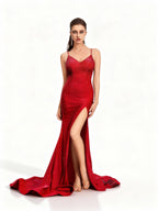 Sovae | Glamouröses Strasskleid mit Spaghettiträgern und Schlitz