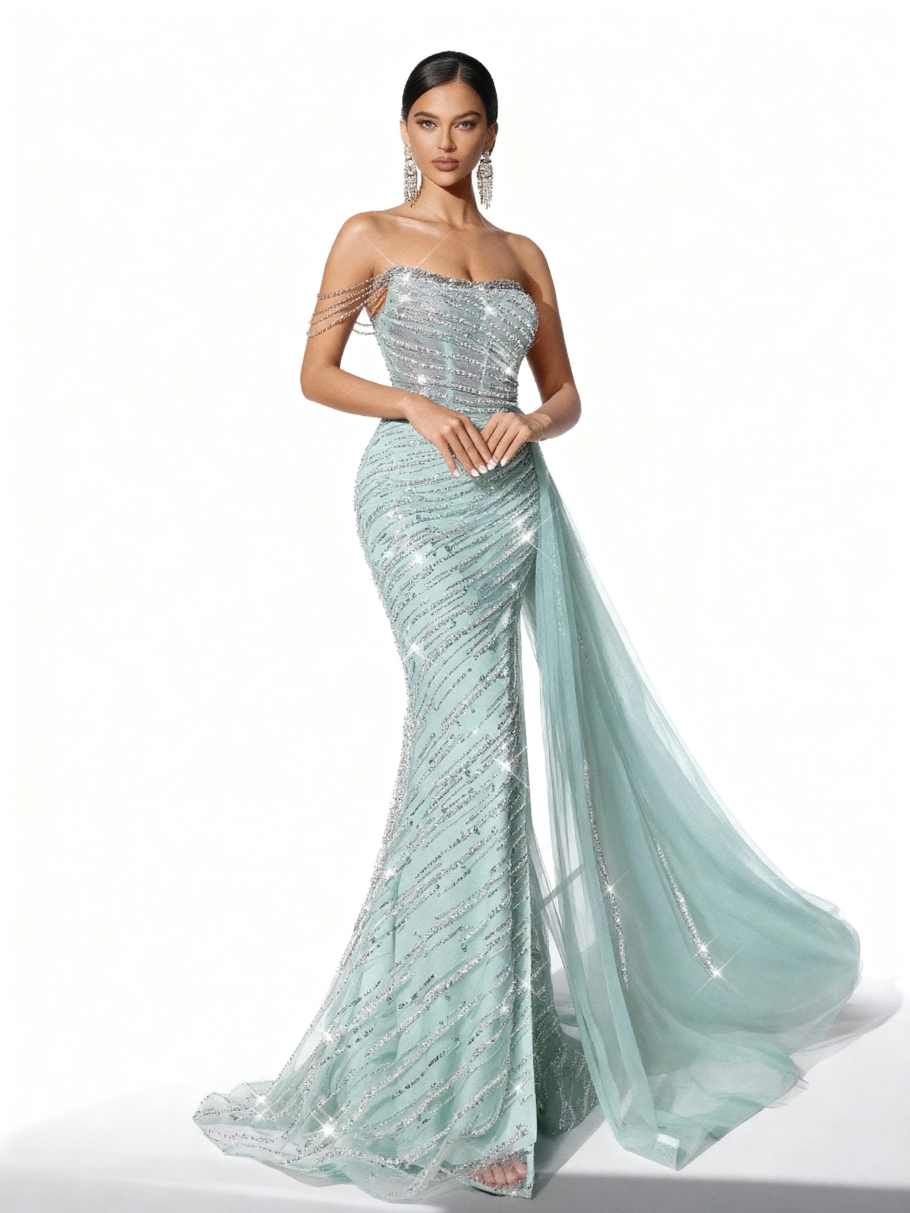 Sovae | Atemberaubendes trägerloses Abendkleid mit Streifen-Pailletten und hohem Beinschlitz