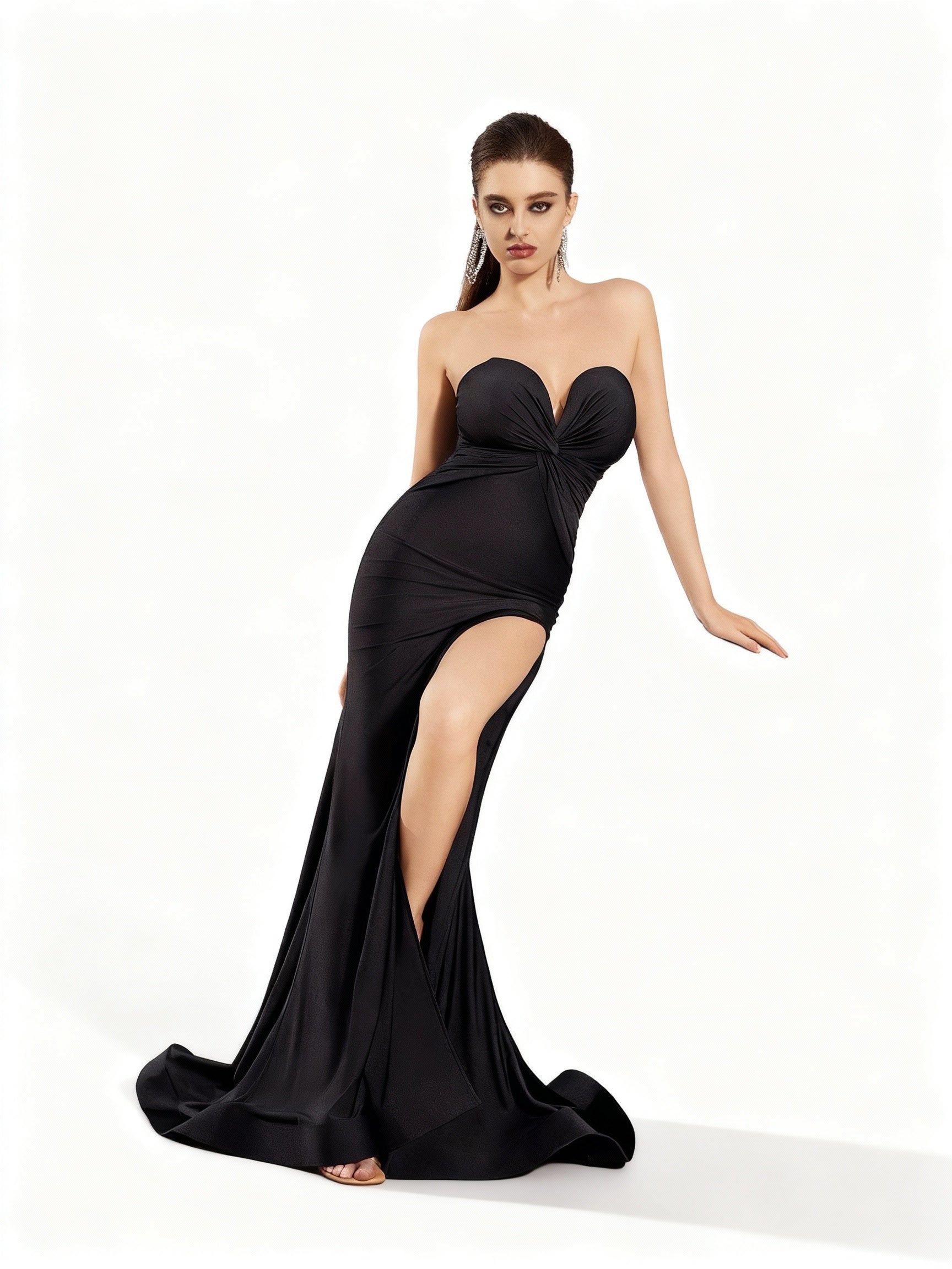 Sovae | Glamouröses Schulterfreies Kleid mit Gedrehtem Design und Beinschlitz