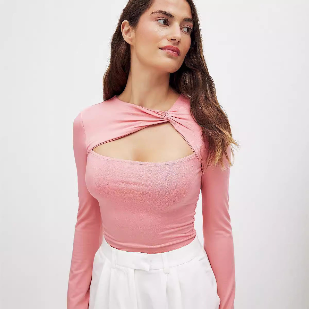 Damen Langarmshirt mit modernem Cut-Out und Knoten-Detail Sovae