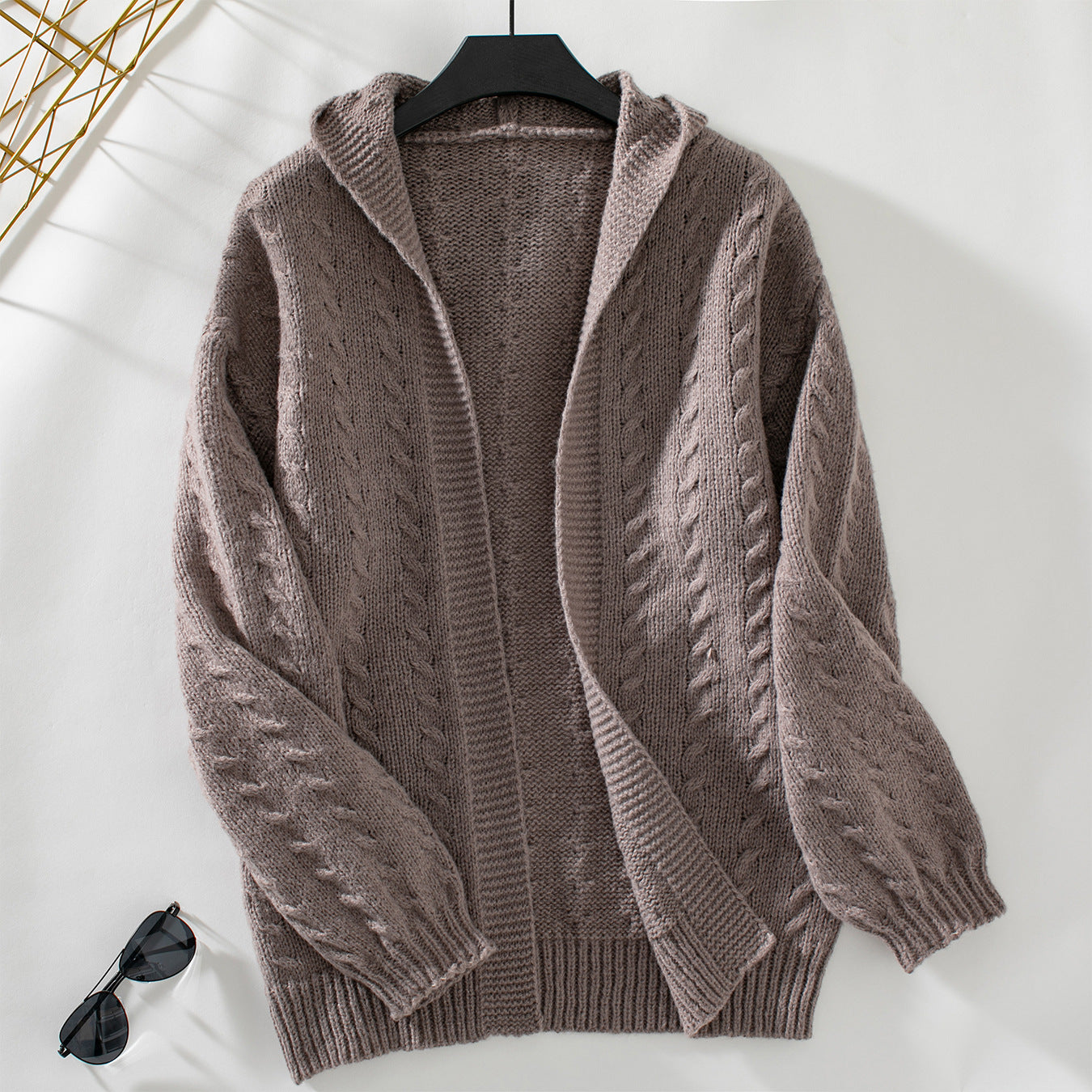 Damen Strickjacke mit Kapuze und feinem Zopfstrick Sovae