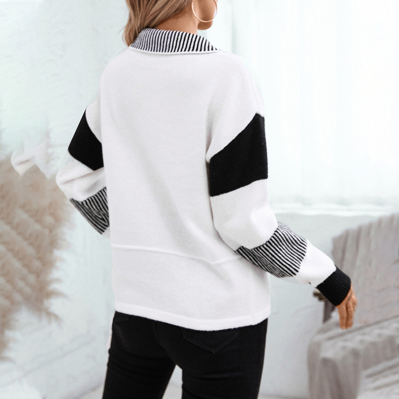 Damen modischer Pullover mit Polo-Kragen und kontrastierenden Streifen Sovae