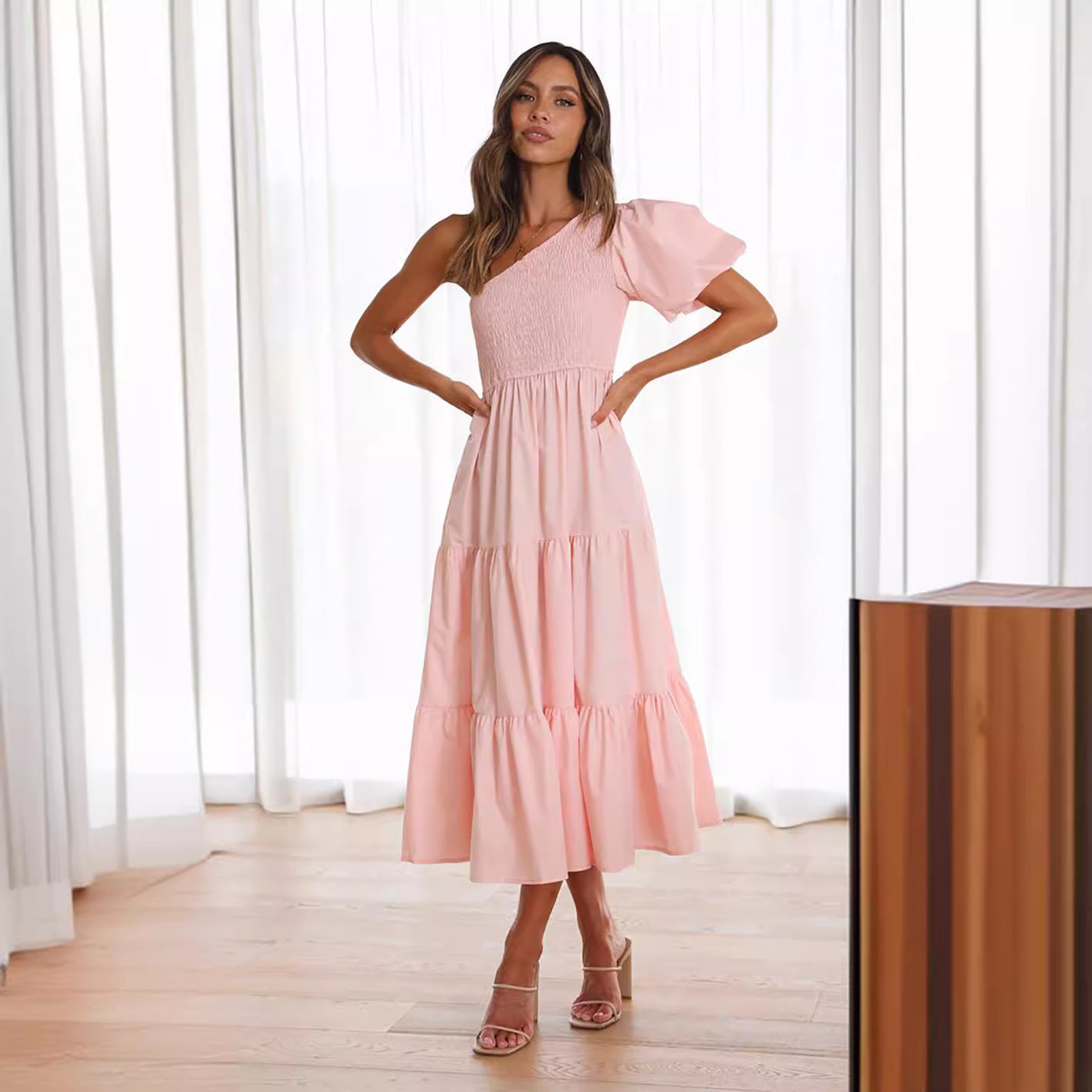 Damen Midi-Strandkleid mit asymmetrischem Schnitt und Rüschendetails Sovae