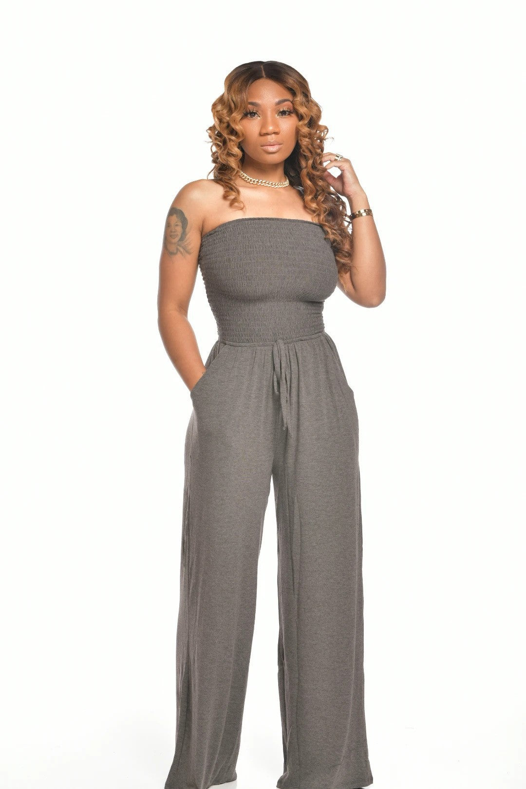 Damen stilvoller und bequemer Jumpsuit mit offener Schulter Sovae