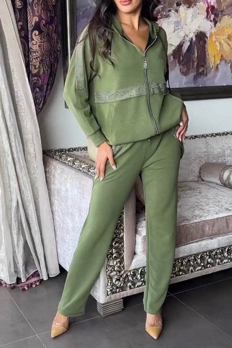 Damen sportliches und elegantes Freizeit-Set mit glänzenden Akzenten Sovae