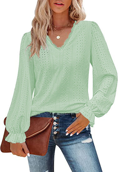 Damen Bluse mit romantischem Schnitt und detailreicher Stickerei Sovae