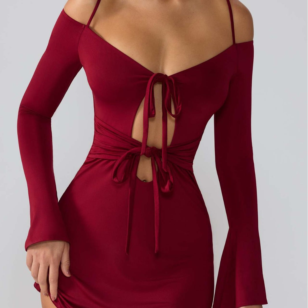 Damen Minikleid mit raffiniertem Cut-Out und dekorativen Schnürdetails Sovae