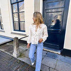 Damen Bluse mit floralen Stickereien und Rüschendetails Sovae