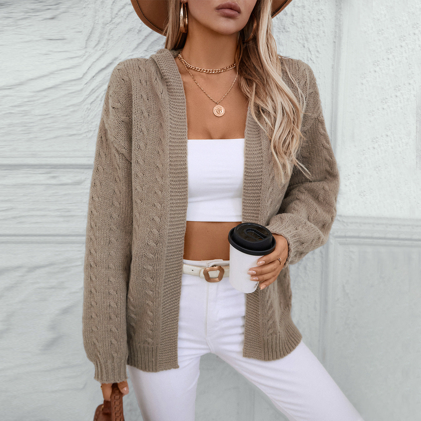 Damen Strickjacke mit Kapuze und feinem Zopfstrick Sovae
