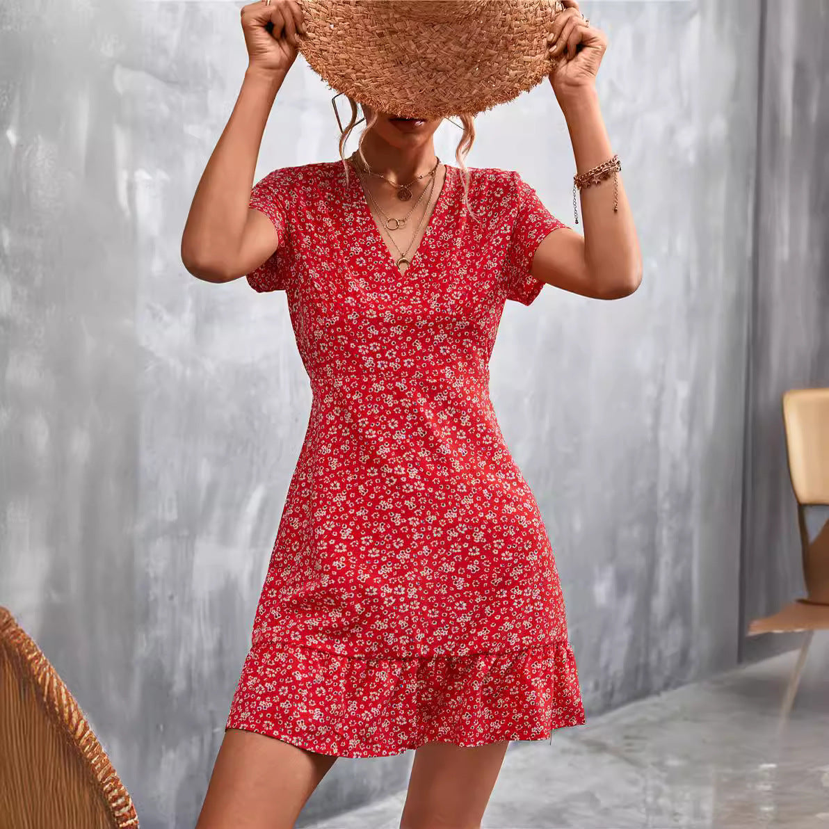 Damen Sommerliches Minikleid mit floralem Design und verspieltem Saum Sovae