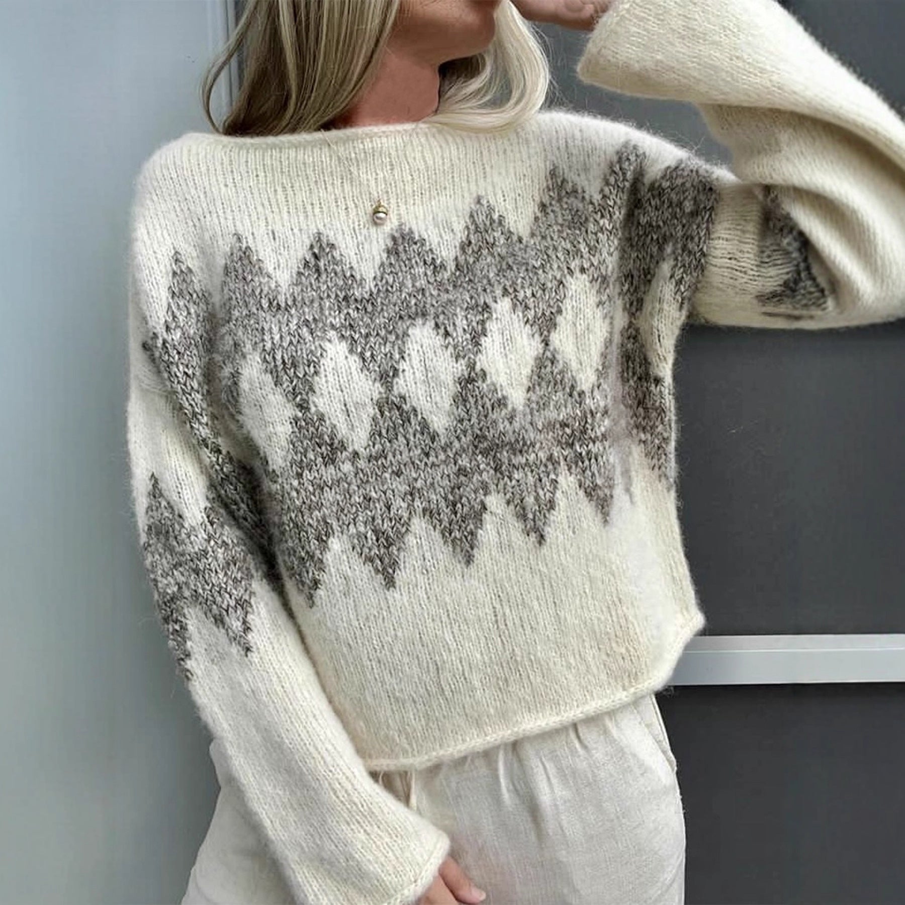 Damen Strickpullover mit modernem Wellenmuster und angenehmer Passform Sovae