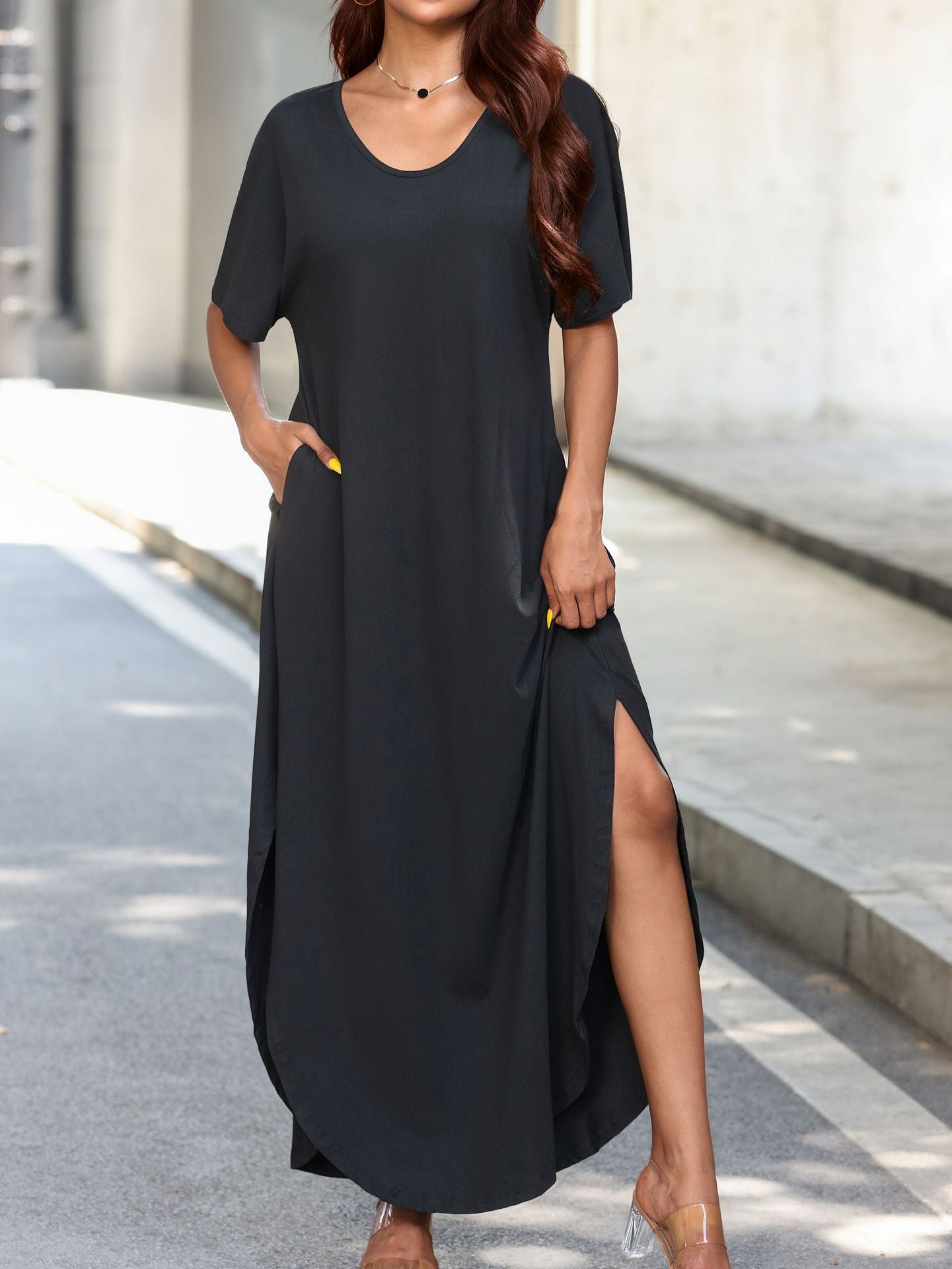 Damen Maxikleid mit seitlichen Schlitzen und praktischen Taschen Sovae