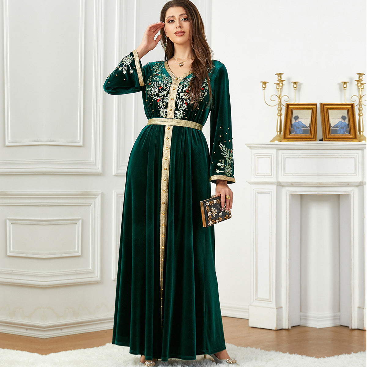 Damen Luxuriöses Samt-Kleid mit kunstvoller Bestickung Sovae