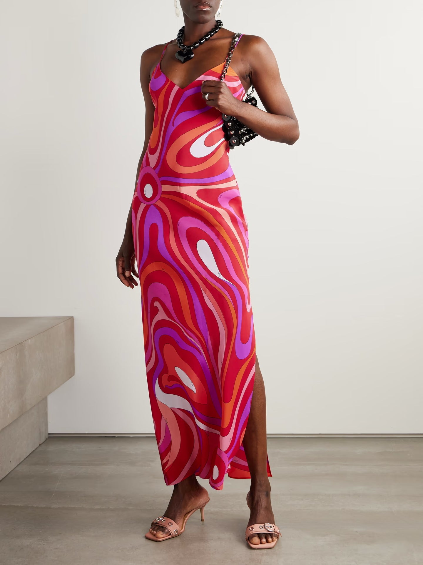 Damen Maxikleid mit schmalen Spaghettiträgern und elegantem V-Ausschnitt Sovae