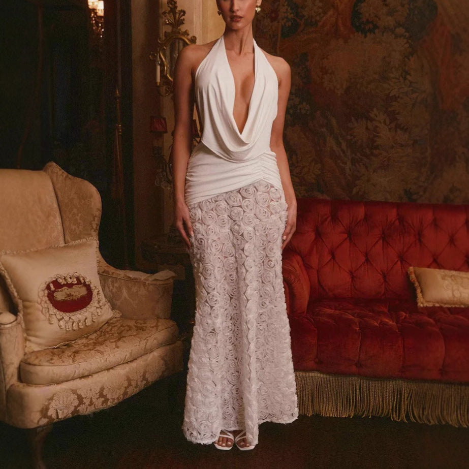 Dame Deluxe Abendkleid mit raffiniertem Drapieren und Blumendetails Sovae