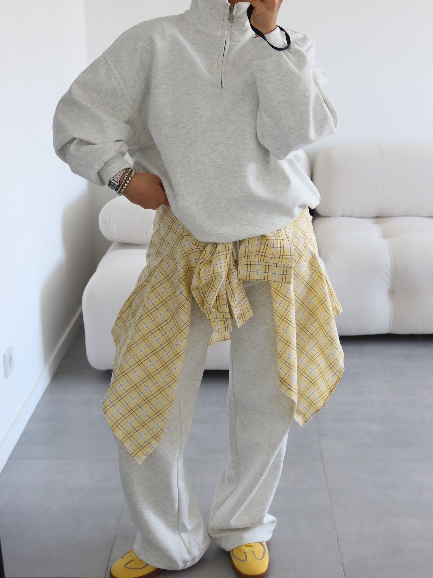 Damen Sportlicher Kapuzenpullover mit kurzer Reißverschlussöffnung Sovae