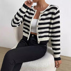 Damen gestreifte Strickjacke mit dekorativen Knöpfen Sovae