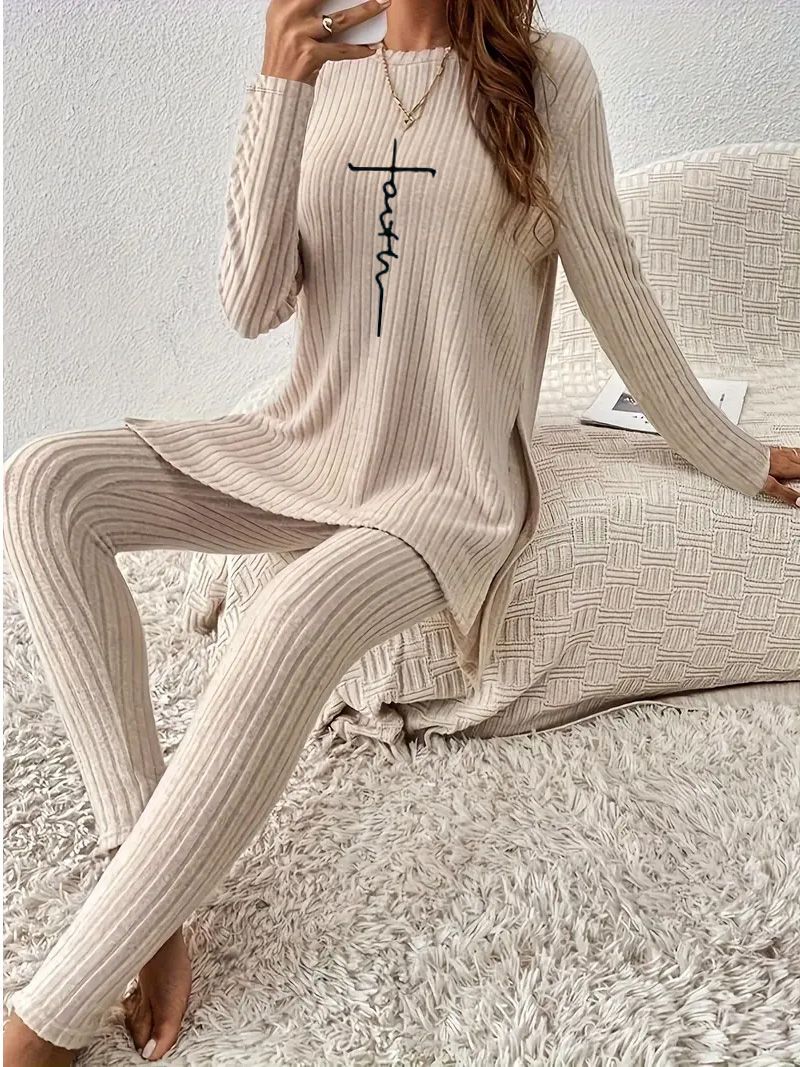 Damen Wohlfühl-Outfit mit hochgeschlossenem Design Sovae