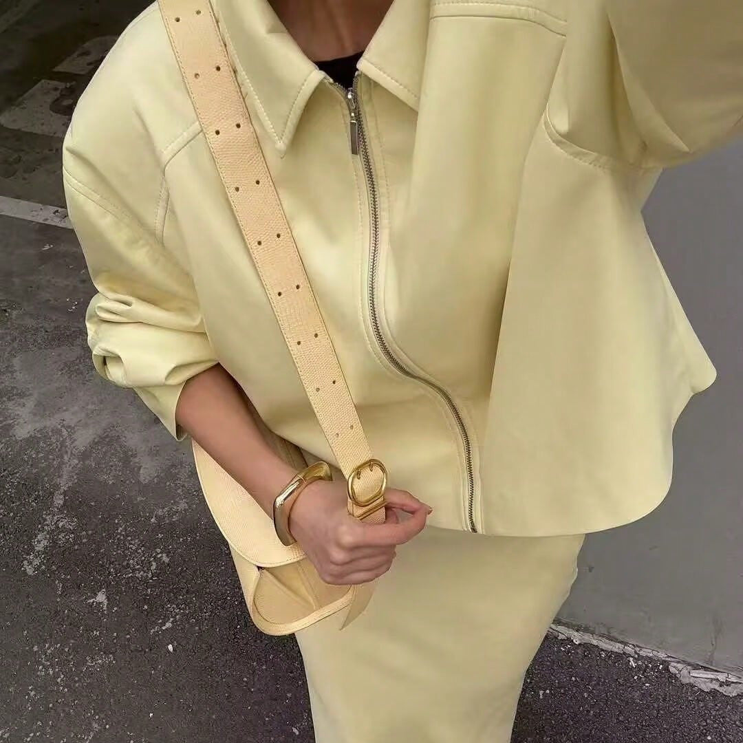 Damen trendige Kurzjacke mit hochwertigem Kunstleder und modernem Stehkragen Sovae