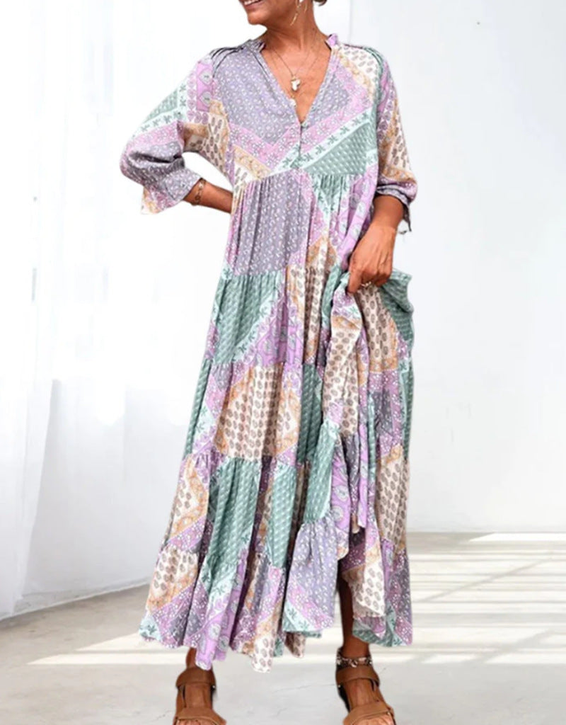 Damen Maxikleid mit zeitgenössischem Patchwork-Muster und vorteilhaftem V-Ausschnitt Sovae
