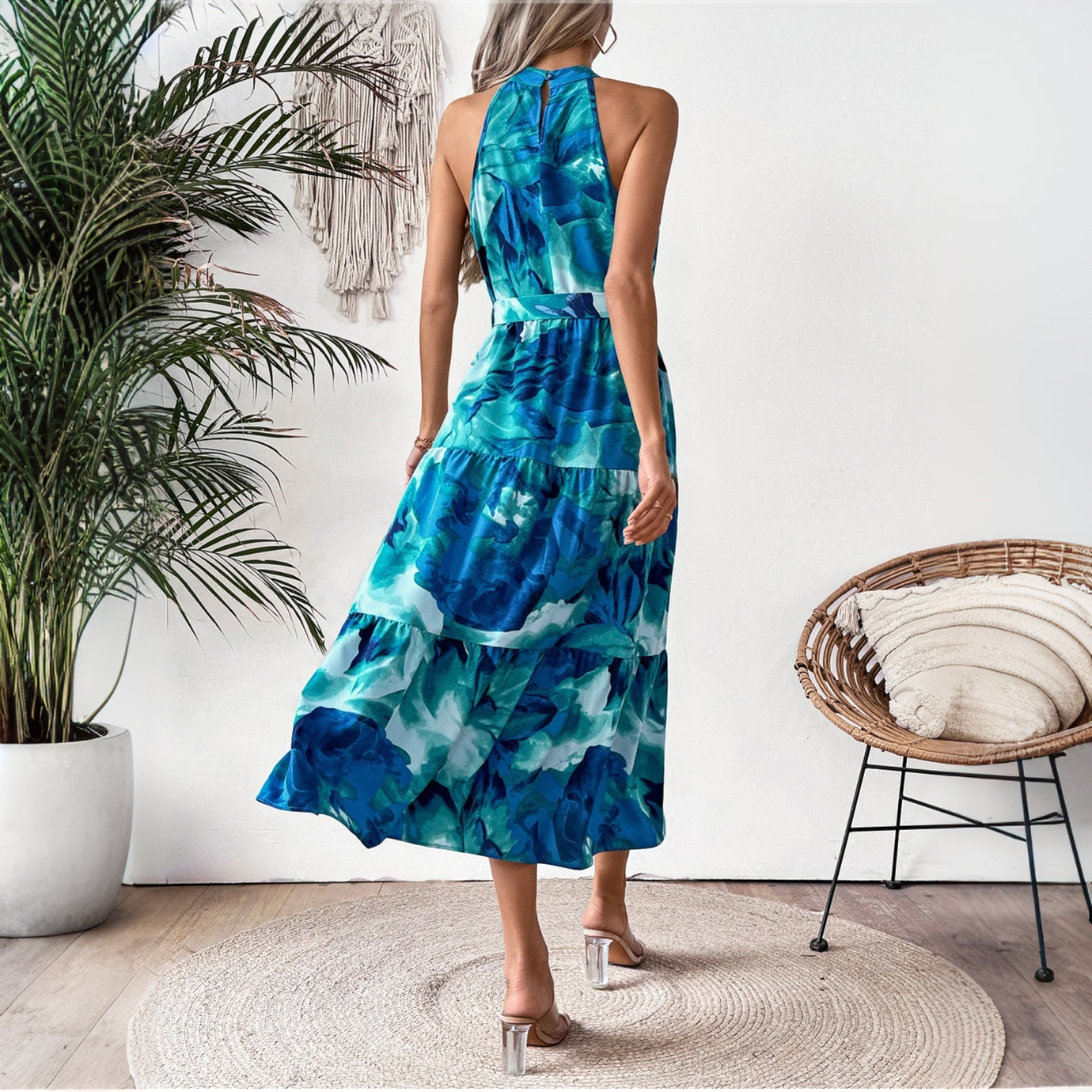 Damen Maxikleid mit hochgeschlossenem Hals und fließendem Stoff Sovae